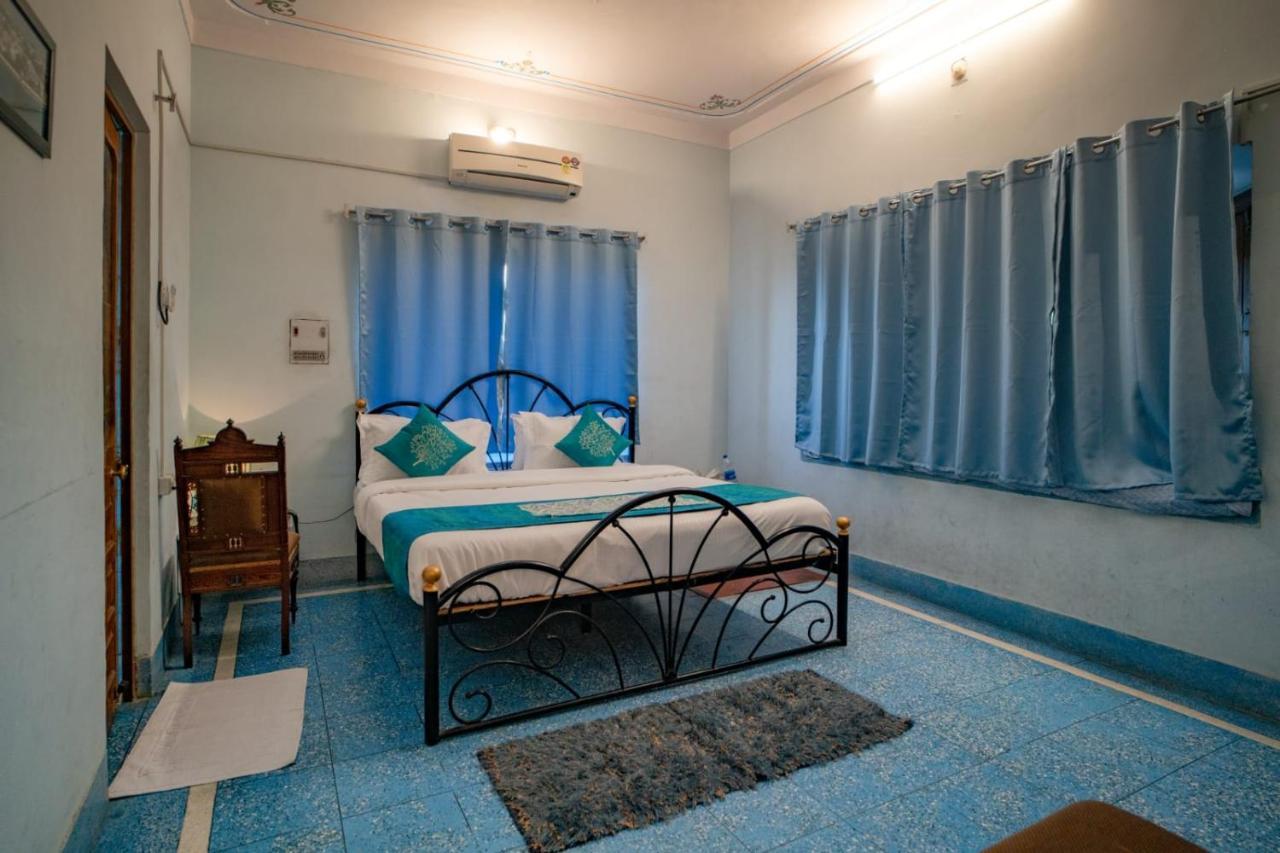 Hotel Ambavgarh Palace Удайпур Екстериор снимка