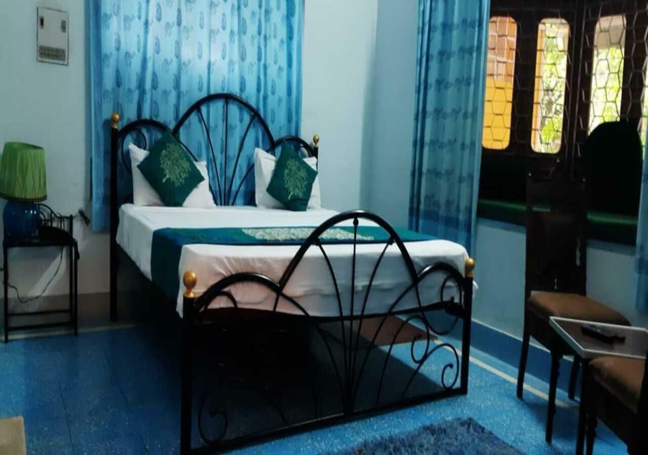 Hotel Ambavgarh Palace Удайпур Екстериор снимка
